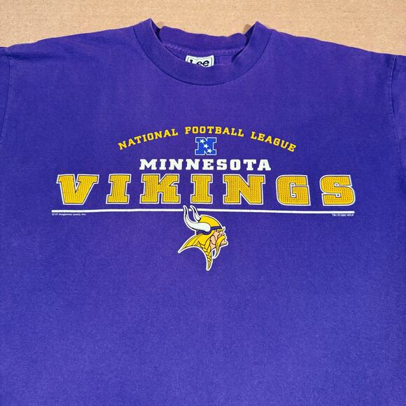 Vintage Minnesota Vikings 2001 NFL Football Purple Lee Sport Shirt Size XL - Picture 3 of 6